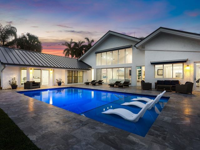 Home for sale at 4564 Bocaire Boulevard - photo 6409528