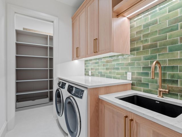 Home for sale at 502 Gardenia Terrace - photo 6436061