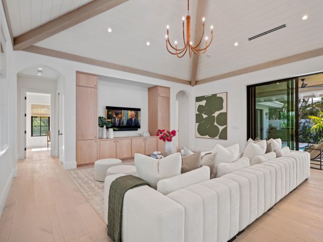 Home for sale at 502 Gardenia Terrace - photo 6436067