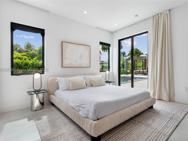9-bedroom home for rent in Miami - 1960 NE 197th Ter - MondialRealty
