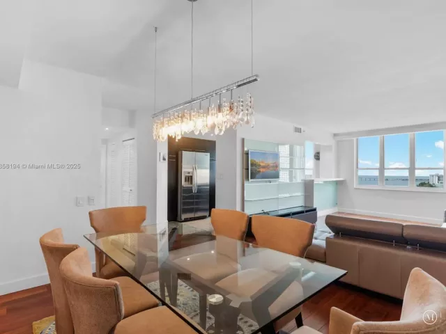 3-bedroom condo for sale in Miami - 701 Brickell Key Blvd 1603 - MondialRealty