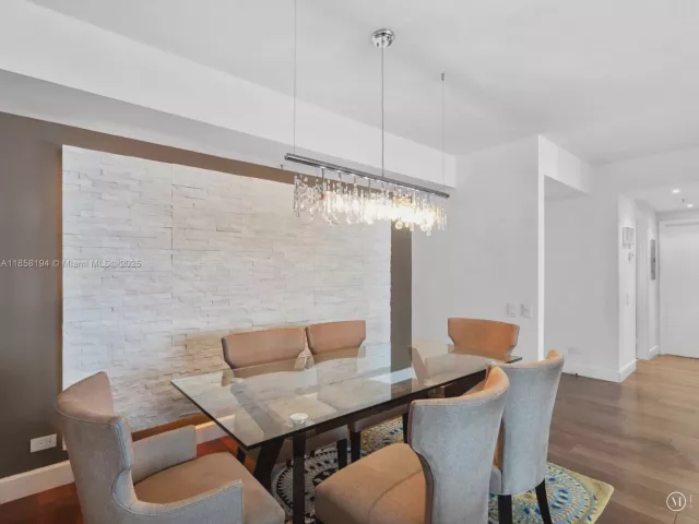3-bedroom condo for sale in Miami - 701 Brickell Key Blvd 1603 - MondialRealty