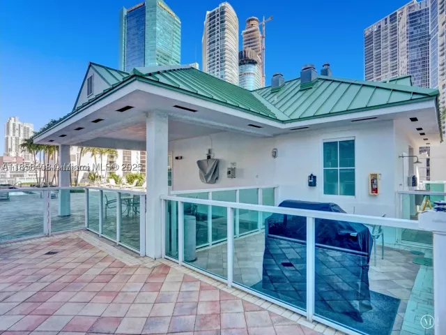 1-bedroom condo for sale in Miami - 31 SE 5th St 2603 - MondialRealty