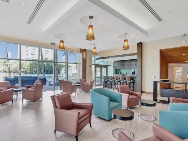 1-bedroom condo for sale in Miami - 31 SE 5th St 2603 - MondialRealty