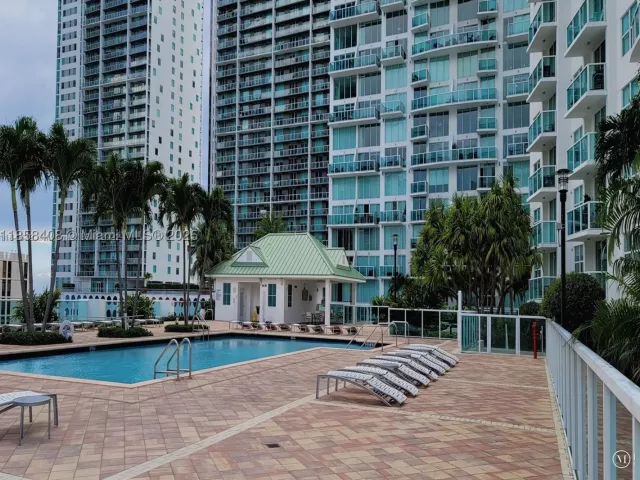1-bedroom condo for sale in Miami - 31 SE 5th St 2603 - MondialRealty
