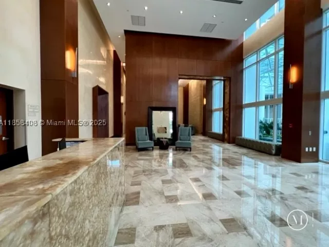 1-bedroom condo for sale in Miami - 31 SE 5th St 2603 - MondialRealty