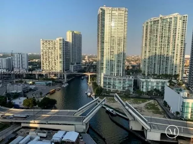 1-bedroom condo for sale in Miami - 31 SE 5th St 2603 - MondialRealty