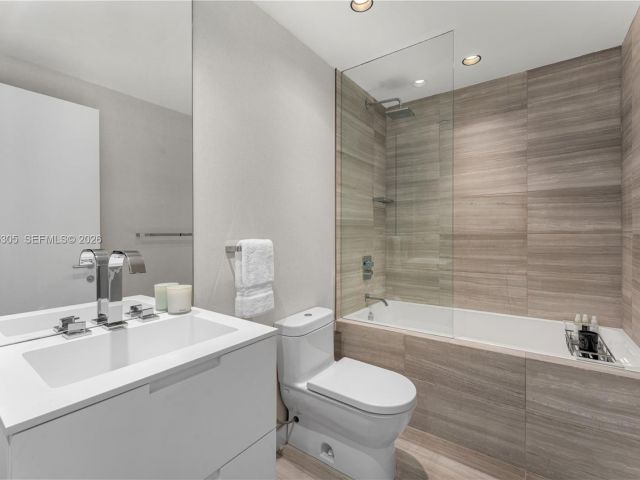 Apartment for sale  Unit #421 - photo 6425376