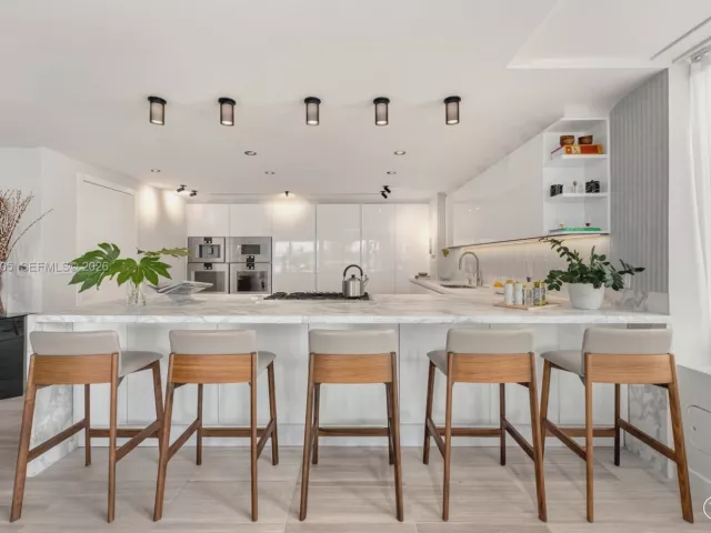 3-bedroom condo for sale in Miami Beach - 4701 N Meridian Ave 421 - MondialRealty