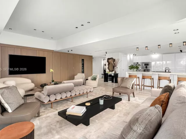 3-bedroom condo for sale in Miami Beach - 4701 N Meridian Ave 421 - MondialRealty