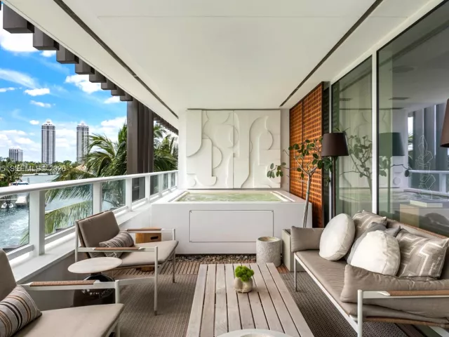 3-bedroom condo for sale in Miami Beach - 4701 N Meridian Ave 421 - MondialRealty
