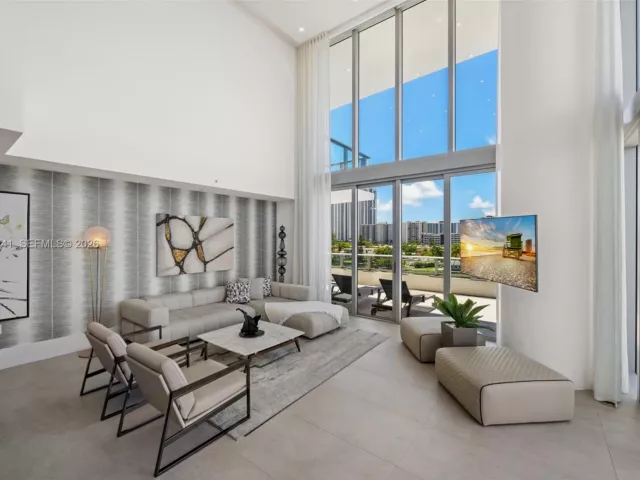 4-bedroom condo for sale in Sunny Isles Beach - 330 Sunny Isles Blvd 5-502 - MondialRealty