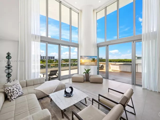 4-bedroom condo for sale in Sunny Isles Beach - 330 Sunny Isles Blvd 5-502 - MondialRealty