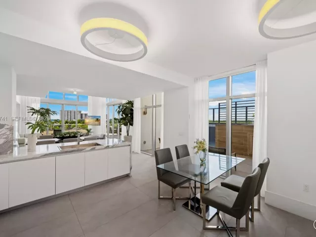 4-bedroom condo for sale in Sunny Isles Beach - 330 Sunny Isles Blvd 5-502 - MondialRealty