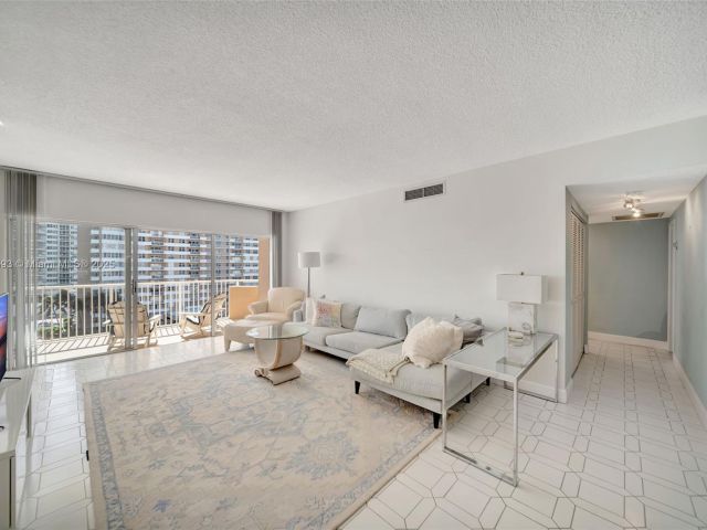 2-bedroom condo for rent in Hallandale Beach - 1950 S Ocean Dr 7G - MondialRealty