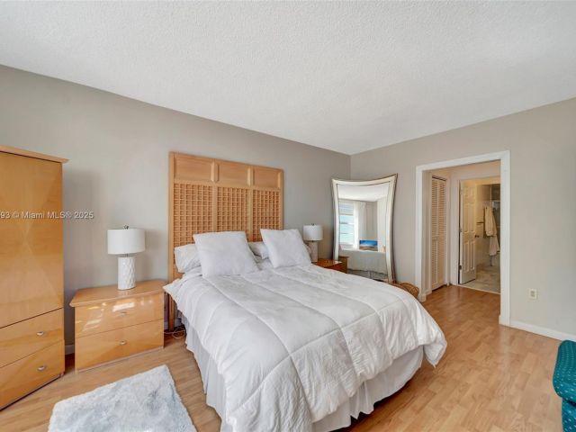 2-bedroom condo for rent in Hallandale Beach - 1950 S Ocean Dr 7G - MondialRealty