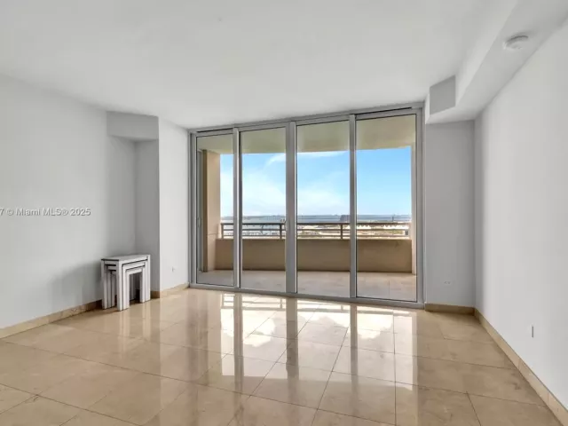 2-bedroom condo for rent in Miami - 848 Brickell Key Dr 2602 - MondialRealty