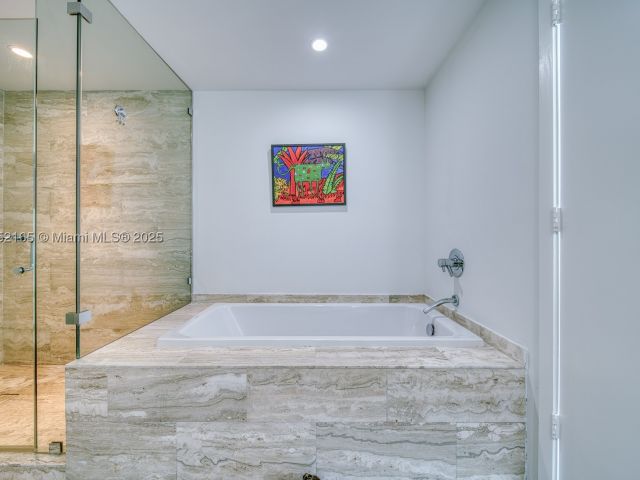 2-bedroom condo for sale in Miami - 2900 NE 7th Ave 405 - MondialRealty