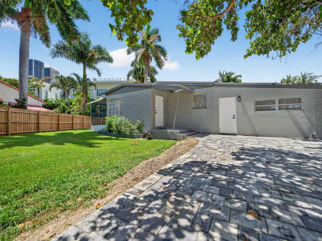 Home for rent at 326 191st Street - photo 6415300