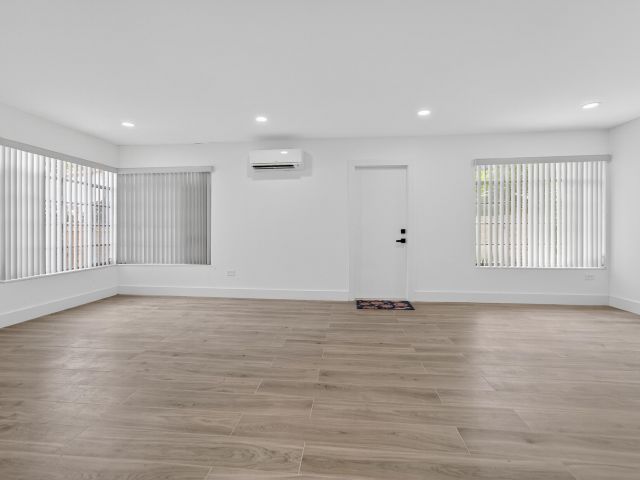 Home for rent at 326 191st Street - photo 6415315