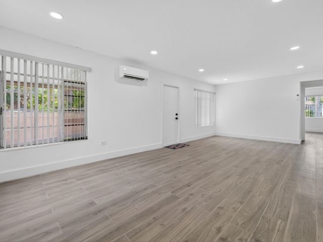 Home for rent at 326 191st Street - photo 6415316