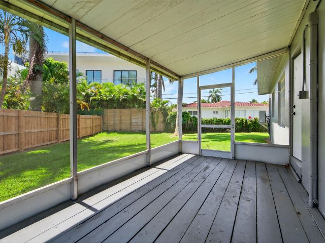 Home for rent at 326 191st Street - photo 6415317