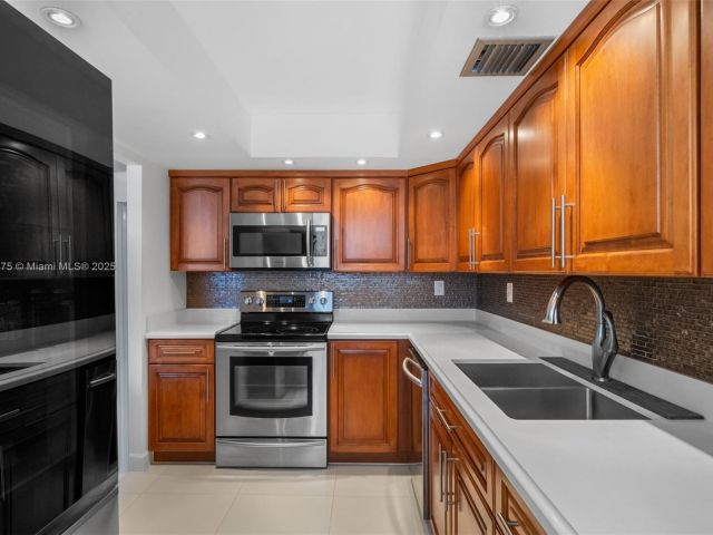 Apartment for rent  Unit #1914 - photo 7437159