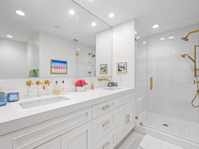 Home for sale at 917 Iris Drive - photo 6433975