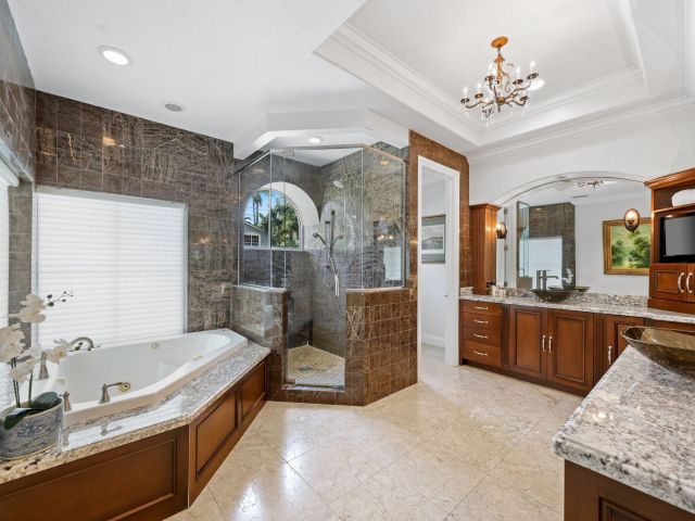 Home for sale at 917 Iris Drive - photo 6433977