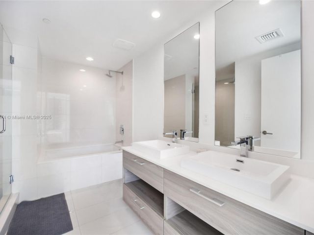 Apartment for sale  Unit #1705 - photo 6416260