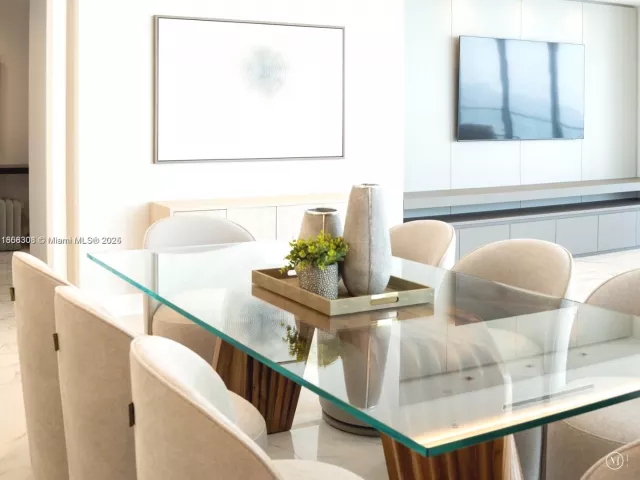 4-bedroom condo for sale in Sunny Isles Beach - 18501 Collins Ave 1104 - MondialRealty