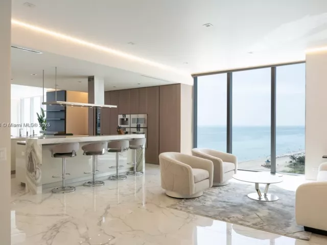 4-bedroom condo for sale in Sunny Isles Beach - 18501 Collins Ave 1104 - MondialRealty