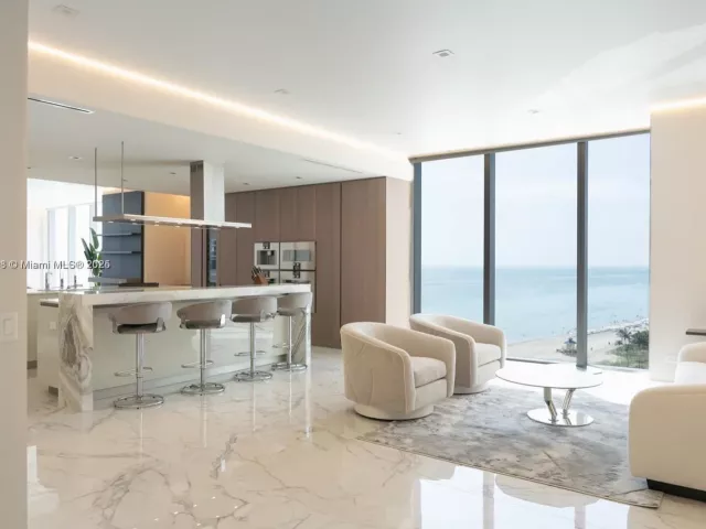 4-bedroom condo for sale in Sunny Isles Beach - 18501 Collins Ave 1104 - MondialRealty