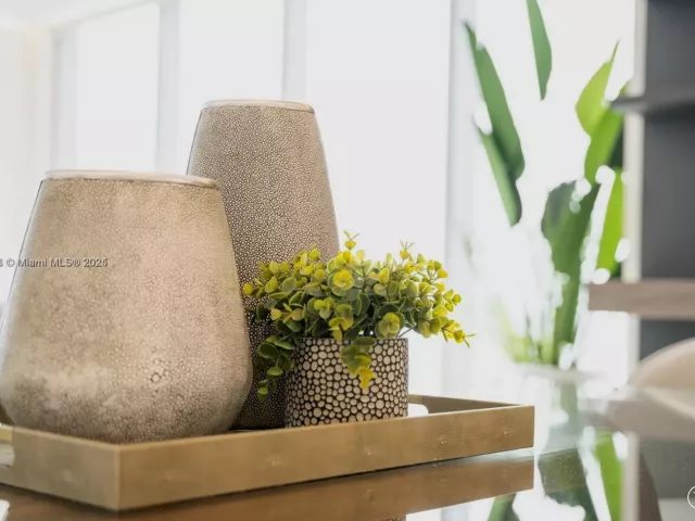 4-bedroom condo for sale in Sunny Isles Beach - 18501 Collins Ave 1104 - MondialRealty