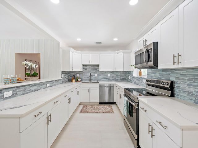 Home for rent at 330 Macy Street - photo 6431387