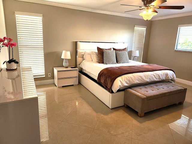 Home for rent at 3250 Lakeview Boulevard - photo 6425234