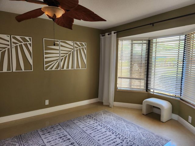 Home for rent at 3250 Lakeview Boulevard - photo 6425236