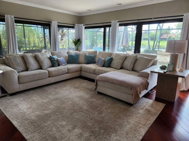 Home for rent at 3250 Lakeview Boulevard - photo 6425238