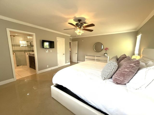 Home for rent at 3250 Lakeview Boulevard - photo 6488691