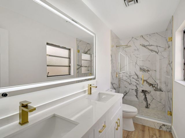 Home for sale at 5341 NE 17th Terrace - photo 6453851