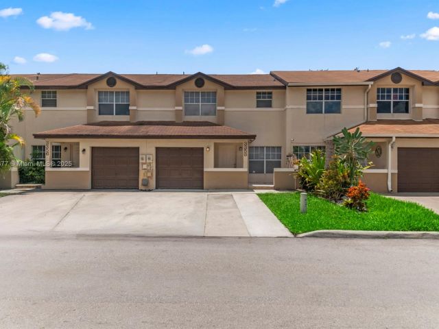 3-bedroom home for rent in Miami Gardens - 3358 NW 198th Ter - MondialRealty