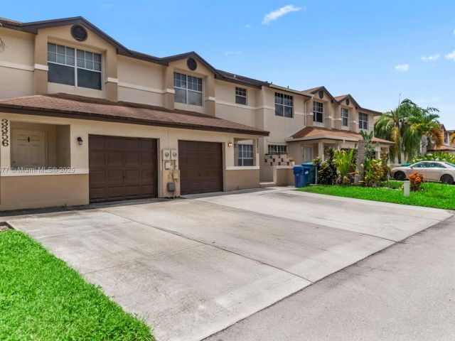 3-bedroom home for rent in Miami Gardens - 3358 NW 198th Ter - MondialRealty