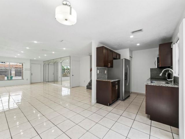 3-bedroom home for rent in Miami Gardens - 3358 NW 198th Ter - MondialRealty