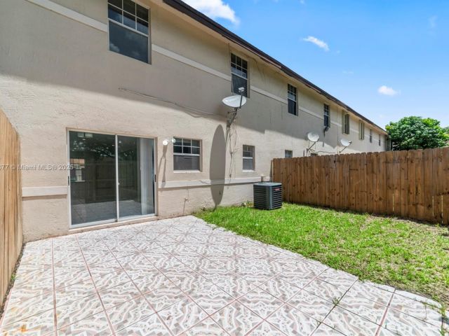 3-bedroom home for rent in Miami Gardens - 3358 NW 198th Ter - MondialRealty