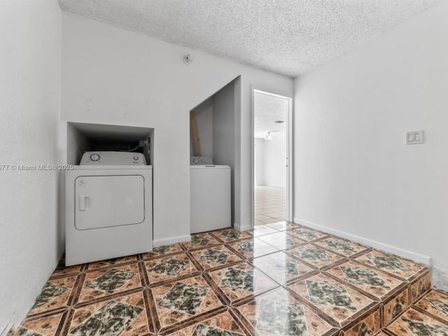 3-bedroom home for rent in Miami Gardens - 3358 NW 198th Ter - MondialRealty