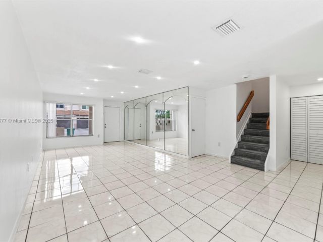 3-bedroom home for rent in Miami Gardens - 3358 NW 198th Ter - MondialRealty