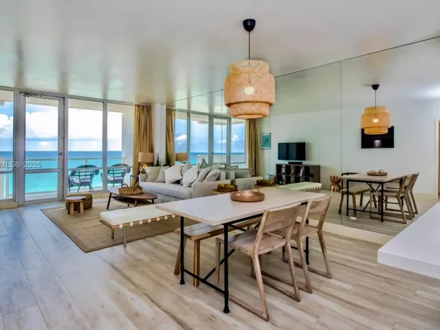 1-bedroom condo for sale in Miami Beach - 5601 Collins Ave 1204 - MondialRealty