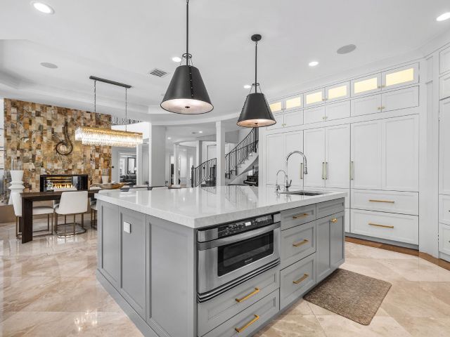 Home for sale at 121 Royal Palm Way - photo 6431465