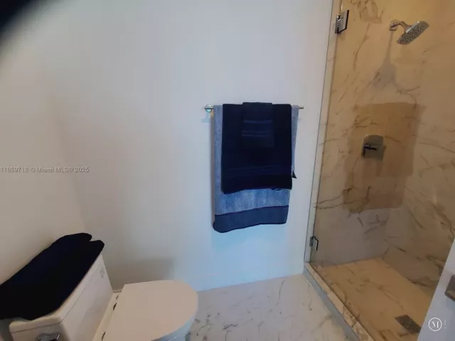 2-bedroom condo for sale in Sunny Isles Beach - 17550 Collins Ave 1403 - MondialRealty