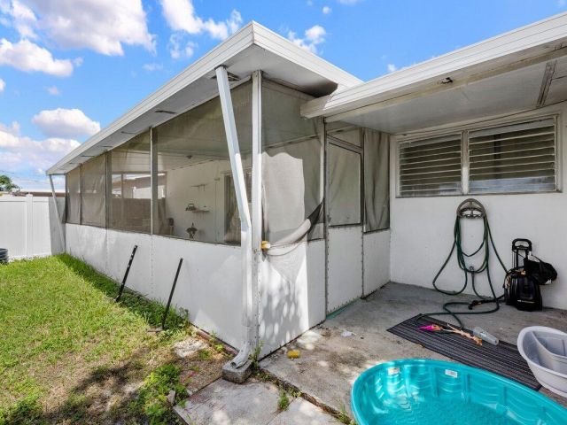 Home for sale at 313 SW 7th Street - photo 6619973